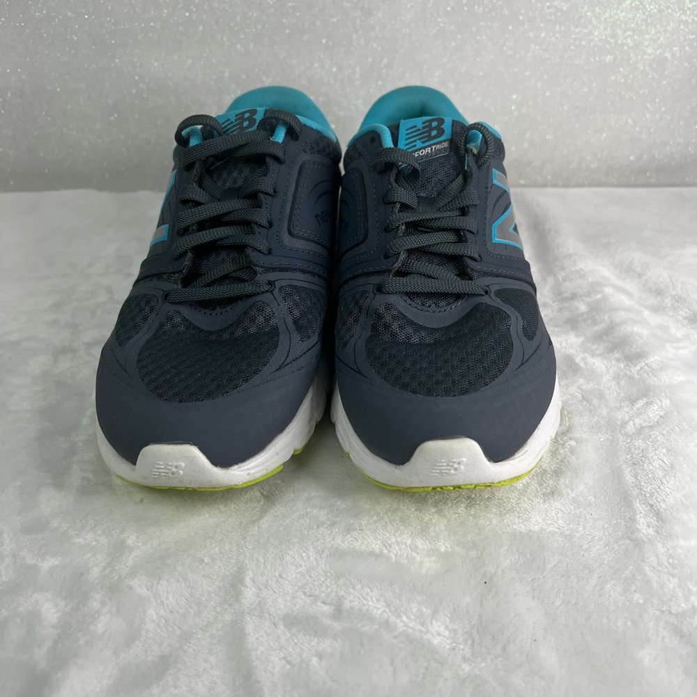 Used new balance  size 8 and 1/2